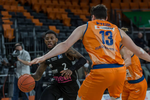 他声称自己 他声称自己